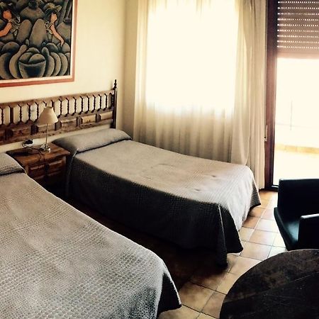 Hostal Mimosa Santander Chambre photo